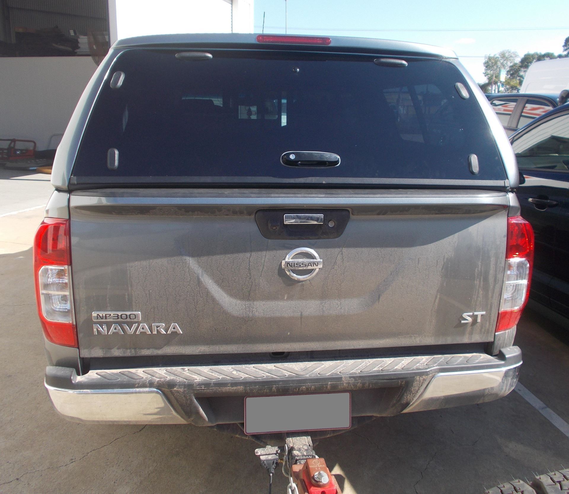 Mean Mother Canopy Nissan NP300