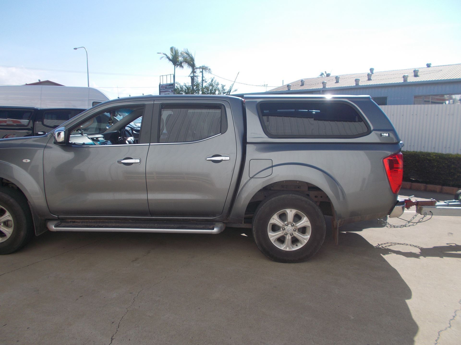 Mean Mother Canopy Nissan NP300