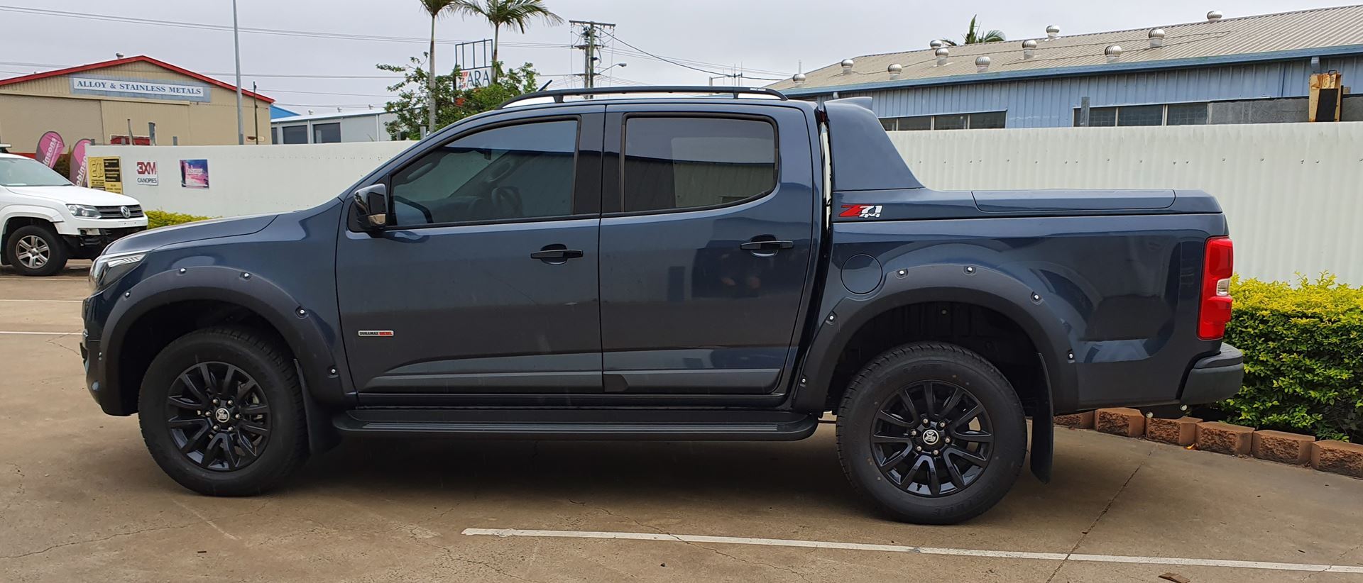 holden colorado z71 fender flares