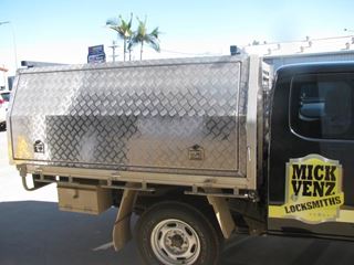 Picture of Mazda Bt50 Checker plate alloy Canopy with Roofracks