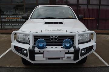 Picture of Dobinsons Deluxe Bullbar Colorcoded - Suits Hilux (10/11 - 06/15)