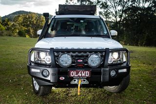Picture of 2013 Landrover Discovery 4 Opposite Lock Steel Winch Compatible steel bull bar