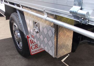 Picture of 3XM Alloy Checkerplate Under body Mudguard tool boxes