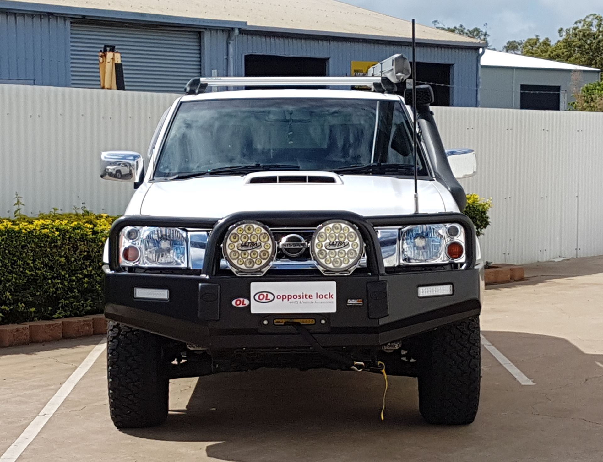 OL Fleet Bullbar Nissan D22 Navara