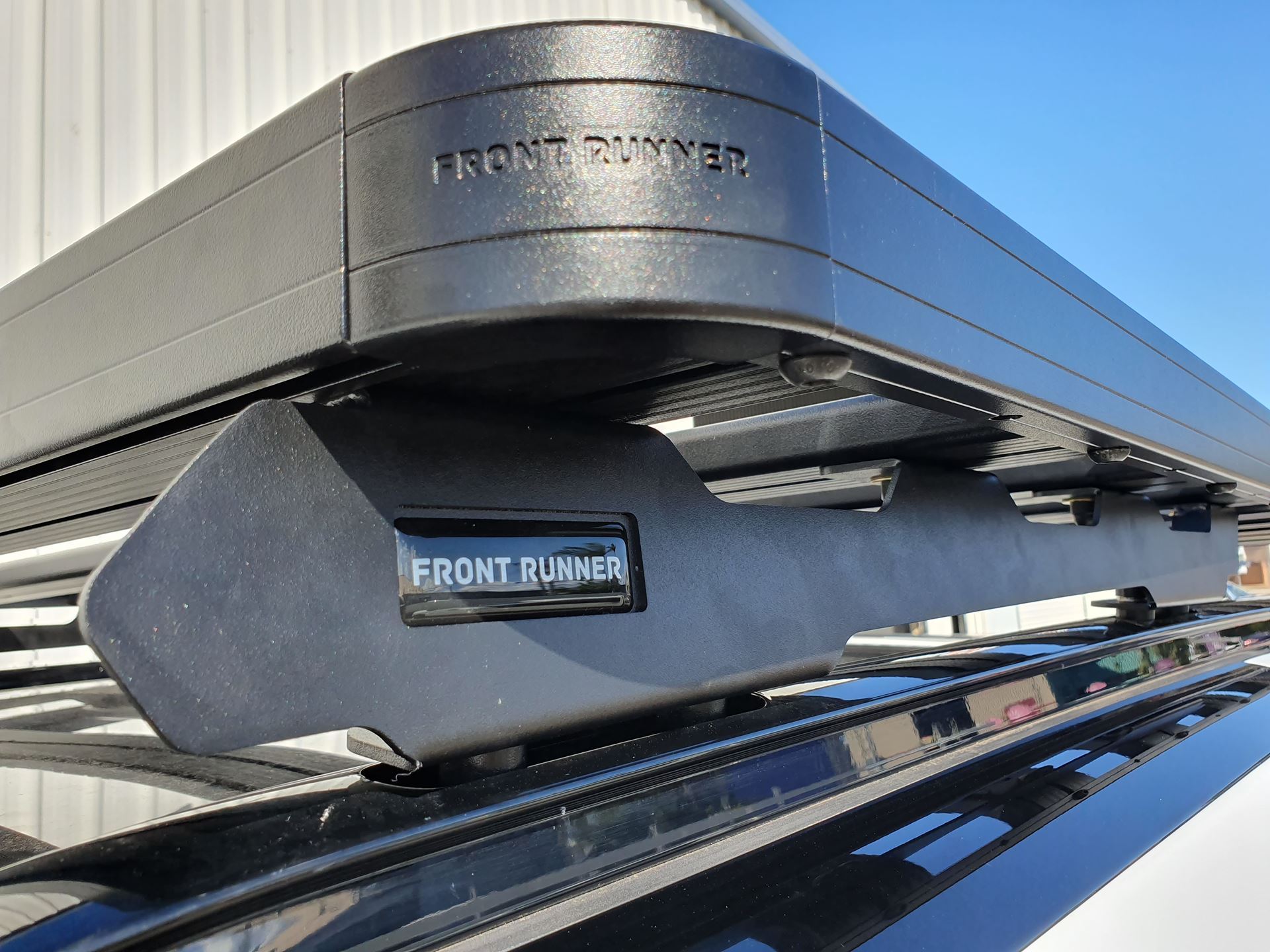 Front Runner Slimline Roof Racks Land Rover Discovery 5