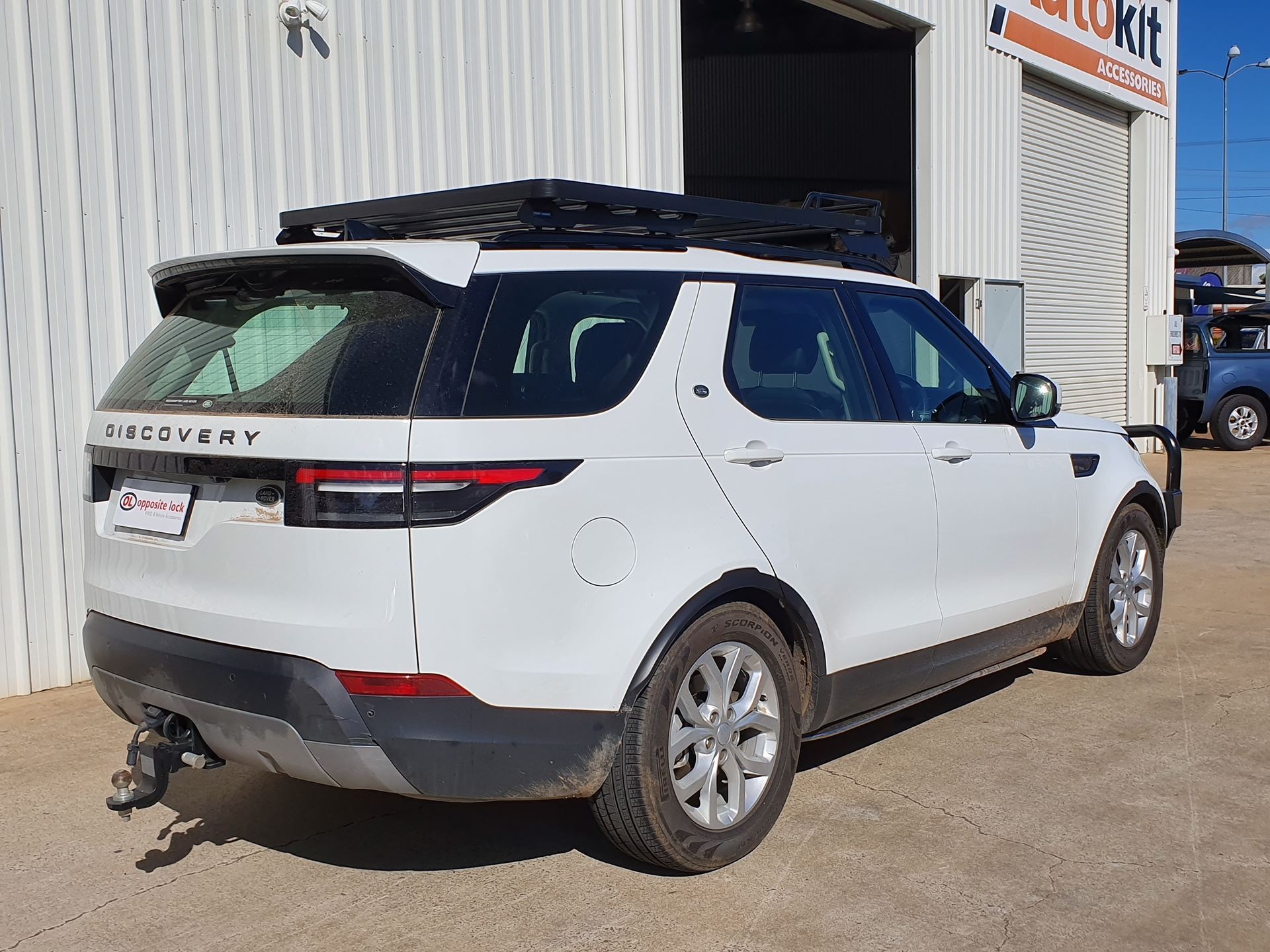 Front Runner Slimline Roof Racks Land Rover Discovery 5